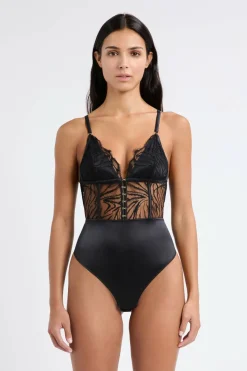 Body z koronki