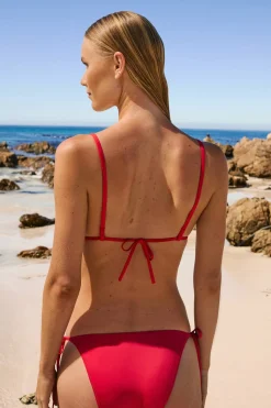 Góra od bikini trójkąt