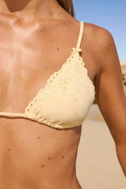 Góra od bikini trójkąt z haftem