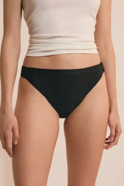 Majtki menstruacyjne zapinane po bokach na haftki z regulacją - obfite krwawienie