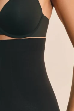 Majtki modelujące z wysokim stanem