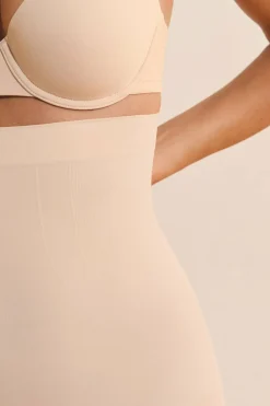 Majtki modelujące z wysokim stanem