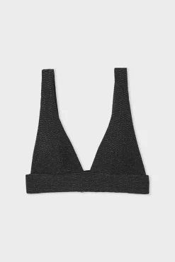 Trójkątna góra od bikini